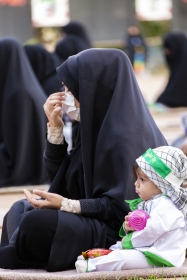دهمین سوگواره عاشورایی عکس هیأت-عبداله قریشی زاده-مجالس احیای امراهل‌البیت علیهم‌السلام مجموعه عکس-دوربین دیجیتال-همه اعضای یک پیکر همه سرباز یک سنگر (رعایت مسائل بهداشتی در هیأت)