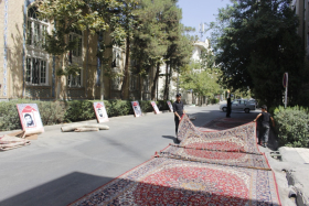 دهمین سوگواره عاشورایی عکس هیأت-یونس باوفا-مجالس احیای امراهل‌البیت علیهم‌السلام مجموعه عکس-دوربین دیجیتال-میاندار هیأت، میاندار خدمت (هیأت و خدمات اجتماعی)