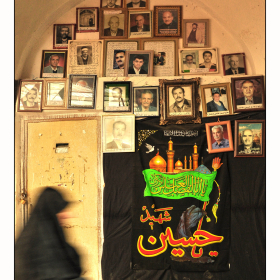  دومین سوگواره عاشورایی عکس هیأت-عصمت یادگاریان-بخش اصلی -جلسه هیأت-فضای بیرونی جلسه هیأت