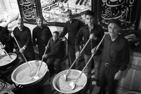 سوگواره پنجم-عکس 38-پویا بیات-جلسه هیأت