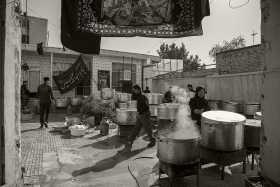 دهمین سوگواره عاشورایی عکس هیأت-مریم آل مومن دهکردی-مجالس احیای امراهل‌البیت علیهم‌السلام مجموعه عکس-دوربین دیجیتال-هر خانه یک هیأت (روضه خانگی)