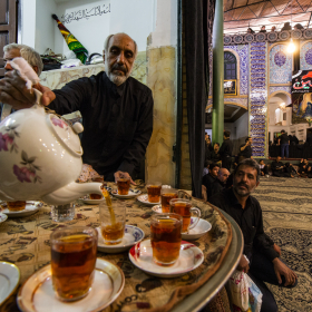 فراخوان ششمین سوگواره عاشورایی عکس هیأت-علی  حسن زاده-بخش اصلی -جلسه هیأت