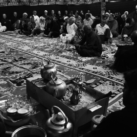 سوگواره چهارم-عکس 40-مهرداد  حسنی-جلسه هیأت فضای بیرونی