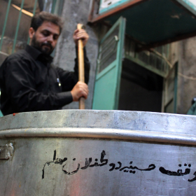 سوگواره سوم-عکس 15-جلال صابری-جلسه هیأت فضای بیرونی