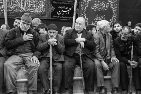  سومین سوگواره عاشورایی عکس هیأت-علی معصومی-بخش اصلی -فضای داخلی جلسه هیأت
