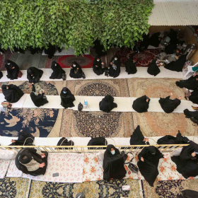 دهمین سوگواره عاشورایی عکس هیأت-بهزاد علیپور-مجالس احیای امراهل‌البیت علیهم‌السلام مجموعه عکس-دوربین دیجیتال-هر خانه یک هیأت (روضه خانگی)
