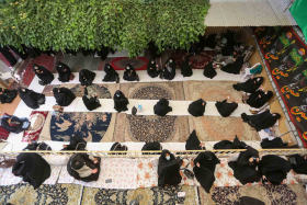 دهمین سوگواره عاشورایی عکس هیأت-بهزاد علیپور-مجالس احیای امراهل‌البیت علیهم‌السلام مجموعه عکس-دوربین دیجیتال-هر خانه یک هیأت (روضه خانگی)