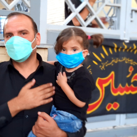 دهمین سوگواره عاشورایی عکس هیأت-علي شوهاني نژاد-مجالس احیای امراهل‌البیت علیهم‌السلام مجموعه عکس-دوربین دیجیتال-ز کودکی خادم این تبار محترمم (خادمی کودکان)