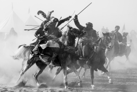 فراخوان ششمین سوگواره عاشورایی عکس هیأت-احسان جزینی-بخش اصلی -جلسه هیأت