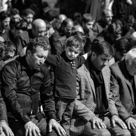 سوگواره پنجم-عکس 4-لقمان ( میکائیل ) بایزیدی-جلسه هیأت فضای بیرونی
