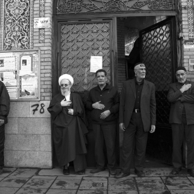 سوگواره سوم-عکس 13-سید مهران میرفصیحی-جلسه هیأت فضای بیرونی