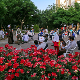 دهمین سوگواره عاشورایی عکس هیأت-حمید عابدی-مجالس احیای امراهل‌البیت علیهم‌السلام مجموعه عکس-دوربین دیجیتال-میاندار هیأت، میاندار خدمت (هیأت و خدمات اجتماعی)