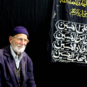 سوگواره سوم-عکس 6-سید محمد جواد  ذریه زهرا-جلسه هیأت فضای بیرونی