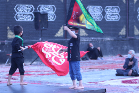 دهمین سوگواره عاشورایی عکس هیأت-حسین حسنوند-مجالس احیای امراهل‌البیت علیهم‌السلام مجموعه عکس-دوربین دیجیتال-ز کودکی خادم این تبار محترمم (خادمی کودکان)