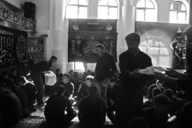 سوگواره چهارم-عکس 16-پویا بیات-جلسه هیأت فضای داخلی