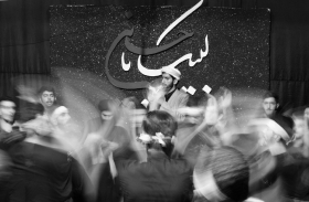 سوگواره چهارم-عکس 15-سید جواد میرحسینی-جلسه هیأت فضای داخلی