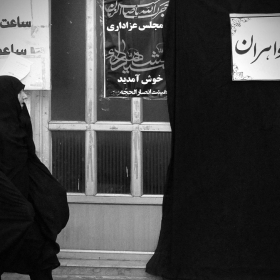 سوگواره چهارم-عکس 20-جلال صابری-جلسه هیأت فضای بیرونی