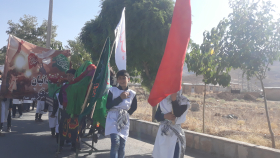 دهمین سوگواره عاشورایی عکس هیأت-محسن رستمی-مجالس احیای امراهل‌البیت علیهم‌السلام مجموعه عکس-دوربین دیجیتال-ز کودکی خادم این تبار محترمم (خادمی کودکان)