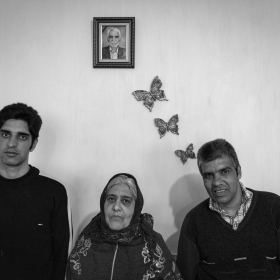 دهمین سوگواره عاشورایی عکس هیأت-علی اصغر  فیض اللهی-مجالس احیای امراهل‌البیت علیهم‌السلام مجموعه عکس-دوربین دیجیتال-همه اعضای یک پیکر همه سرباز یک سنگر (رعایت مسائل بهداشتی در هیأت)