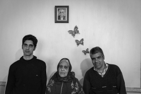 دهمین سوگواره عاشورایی عکس هیأت-علی اصغر  فیض اللهی-مجالس احیای امراهل‌البیت علیهم‌السلام مجموعه عکس-دوربین دیجیتال-همه اعضای یک پیکر همه سرباز یک سنگر (رعایت مسائل بهداشتی در هیأت)