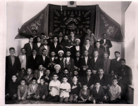سوگواره سوم-عکس 1-سید باقر تکیه ای-جلسه هیأت یادبود