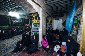 سوگواره سوم-عکس 5-غلامحسین محبی-جلسه هیأت فضای داخلی