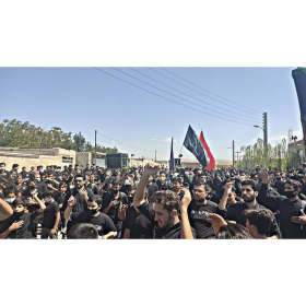 دهمین سوگواره عاشورایی عکس هیأت-ناصر جوانمردیان-مجالس احیای امراهل‌البیت علیهم‌السلام مجموعه عکس-دوربین دیجیتال-میاندار هیأت، میاندار خدمت (هیأت و خدمات اجتماعی)