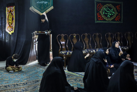 دهمین سوگواره عاشورایی عکس هیأت-تهمینه رحمانی-مجالس احیای امراهل‌البیت علیهم‌السلام مجموعه عکس-دوربین دیجیتال-هر خانه یک هیأت (روضه خانگی)