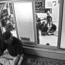 سوگواره پنجم-عکس 57-پویا بیات-جلسه هیأت