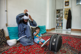 دهمین سوگواره عاشورایی عکس هیأت-مریم آل مومن دهکردی-مجالس احیای امراهل‌البیت علیهم‌السلام مجموعه عکس-دوربین دیجیتال-هر خانه یک هیأت (روضه خانگی)