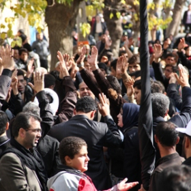 سوگواره دوم-عکس 5-عادل نجفیان-جلسه هیأت فضای بیرونی 