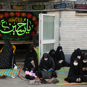 دهمین سوگواره عاشورایی عکس هیأت-امیر حسین نظری-مجالس احیای امراهل‌البیت علیهم‌السلام مجموعه عکس-دوربین دیجیتال-هر خانه یک هیأت (روضه خانگی)