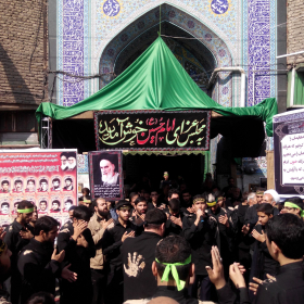 سوگواره چهارم-عکس 33-حسین دیواندری-جلسه هیأت فضای بیرونی