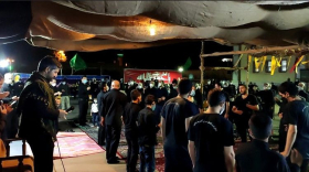 دهمین سوگواره عاشورایی عکس هیأت-احمد  اسحقی-مجالس احیای امراهل‌البیت علیهم‌السلام مجموعه عکس-موبایلی-اقامه عزا (گزارشی از روند برگزاری مراسم هیأت از ابتدا تا انتها)