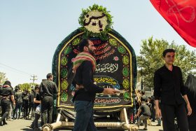 یازدهمین سوگواره عاشورایی عکس هیأت-احسان محمودی-بخش اصلی-روایت هیأت(تک عکس)