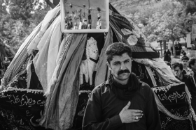 فراخوان ششمین سوگواره عاشورایی عکس هیأت-محمد عمارلو-بخش اصلی -جلسه هیأت