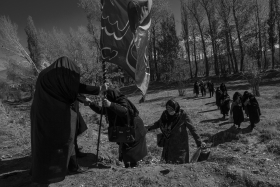 دهمین سوگواره عاشورایی عکس هیأت-جاوید خدمتی-مجالس احیای امراهل‌البیت علیهم‌السلام مجموعه عکس-دوربین دیجیتال-اقامه عزا (گزارشی از روند برگزاری مراسم هیأت از ابتدا تا انتها)