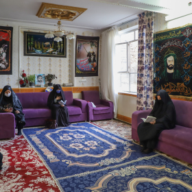 دهمین سوگواره عاشورایی عکس هیأت-مهناز نوریان-مجالس احیای امراهل‌البیت علیهم‌السلام مجموعه عکس-دوربین دیجیتال-هر خانه یک هیأت (روضه خانگی)