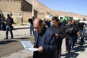 دهمین سوگواره عاشورایی عکس هیأت-محسن رستمی-مجالس احیای امراهل‌البیت علیهم‌السلام مجموعه عکس-دوربین دیجیتال-با یا حسین یا حسین پیر می شویم (پیرغلامان)