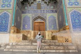 دهمین سوگواره عاشورایی عکس هیأت-مجید حجتی-مجالس احیای امراهل‌البیت علیهم‌السلام مجموعه عکس-دوربین دیجیتال-همه اعضای یک پیکر همه سرباز یک سنگر (رعایت مسائل بهداشتی در هیأت)