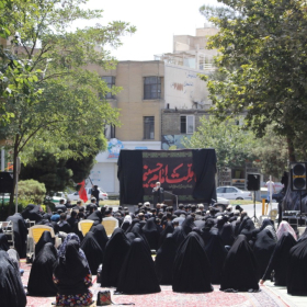 دهمین سوگواره عاشورایی عکس هیأت-یونس باوفا-مجالس احیای امراهل‌البیت علیهم‌السلام مجموعه عکس-دوربین دیجیتال-میاندار هیأت، میاندار خدمت (هیأت و خدمات اجتماعی)