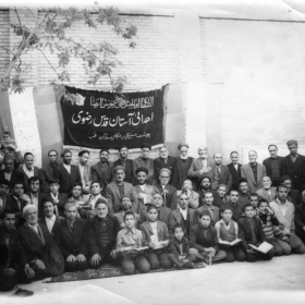 سوگواره سوم-عکس 3-سید باقر تکیه ای-جلسه هیأت یادبود