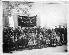 سوگواره سوم-عکس 3-سید باقر تکیه ای-جلسه هیأت یادبود