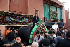 دهمین سوگواره عاشورایی عکس هیأت-محمد رستمی-مجالس احیای امراهل‌البیت علیهم‌السلام مجموعه عکس-دوربین دیجیتال-اقامه عزا (گزارشی از روند برگزاری مراسم هیأت از ابتدا تا انتها)