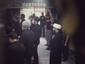 دهمین سوگواره عاشورایی عکس هیأت-محدثه سادات میرکریمی-مجالس احیای امراهل‌البیت علیهم‌السلام مجموعه عکس-دوربین دیجیتال-هر خانه یک هیأت (روضه خانگی)
