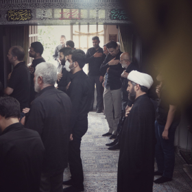 دهمین سوگواره عاشورایی عکس هیأت-محدثه سادات میرکریمی-مجالس احیای امراهل‌البیت علیهم‌السلام مجموعه عکس-دوربین دیجیتال-هر خانه یک هیأت (روضه خانگی)