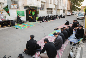 دهمین سوگواره عاشورایی عکس هیأت-امیر حسین نظری-مجالس احیای امراهل‌البیت علیهم‌السلام مجموعه عکس-دوربین دیجیتال-هر خانه یک هیأت (روضه خانگی)
