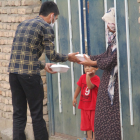 دهمین سوگواره عاشورایی عکس هیأت-بهنام گلستانی-مجالس احیای امراهل‌البیت علیهم‌السلام مجموعه عکس-دوربین دیجیتال-میاندار هیأت، میاندار خدمت (هیأت و خدمات اجتماعی)