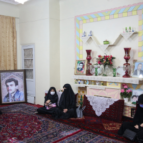دهمین سوگواره عاشورایی عکس هیأت-امیر حسین نظری-مجالس احیای امراهل‌البیت علیهم‌السلام مجموعه عکس-دوربین دیجیتال-هر خانه یک هیأت (روضه خانگی)