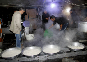 سوگواره دوم-عکس 2-حسین معمری-جلسه هیأت فضای بیرونی 